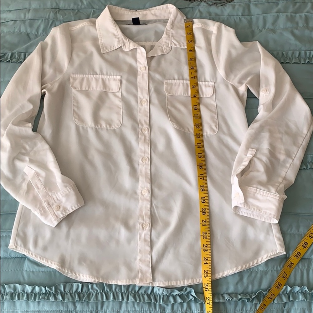 Old Navy Women’s Dress Shirt - Picture 7 of 7